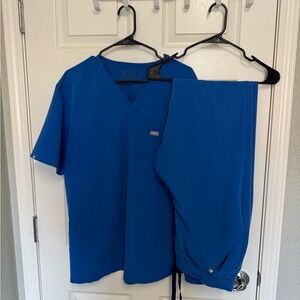 Figs Men’s Royal Blue Scrub Set XL Top/Large Bottoms